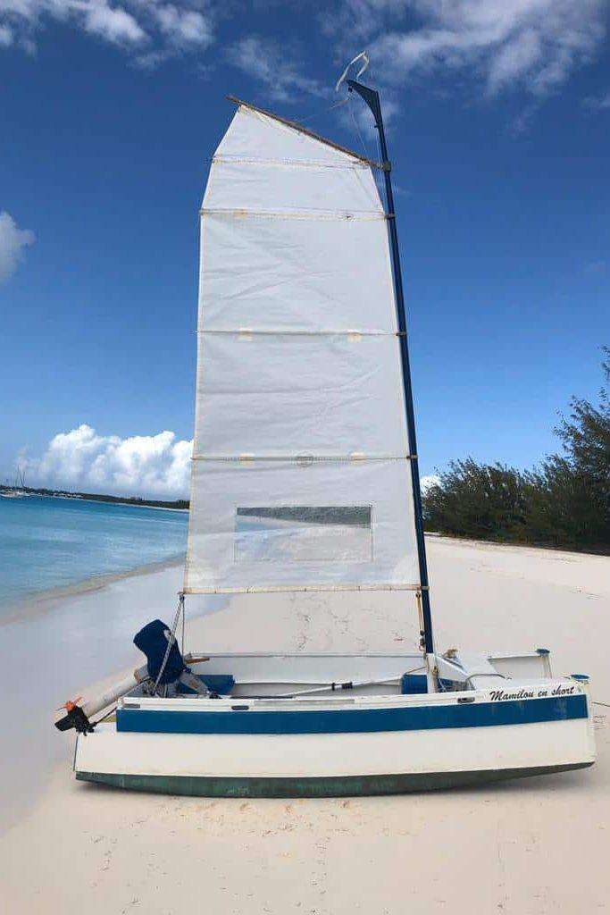 TenderCat sur plage Bahamas